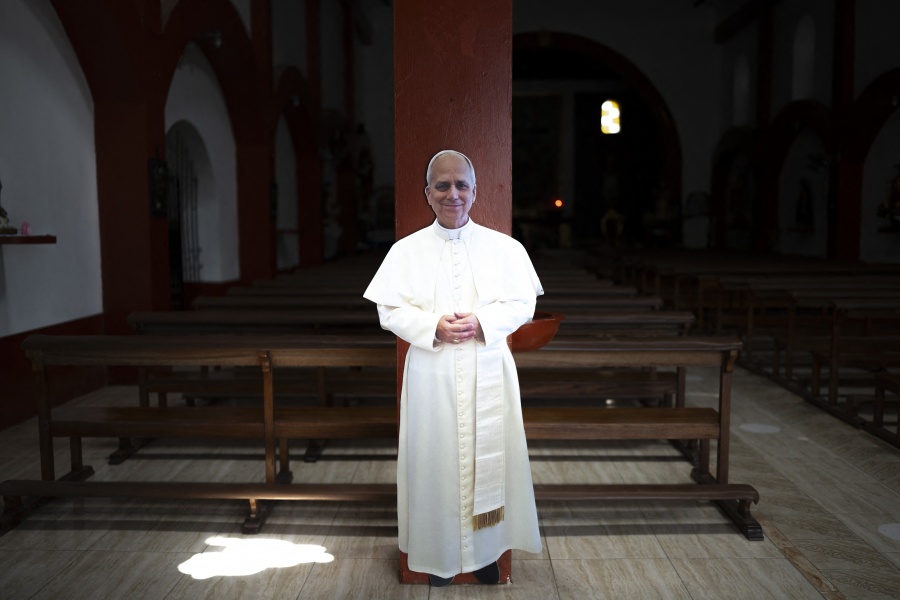 Papa León XIV inicia recuperación tras operación por cáncer pulmonar 