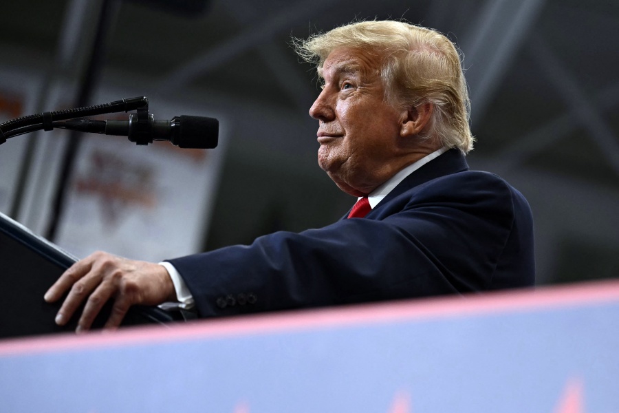 Trump dice que no cree que China y Rusia estén ayudando a Irán 