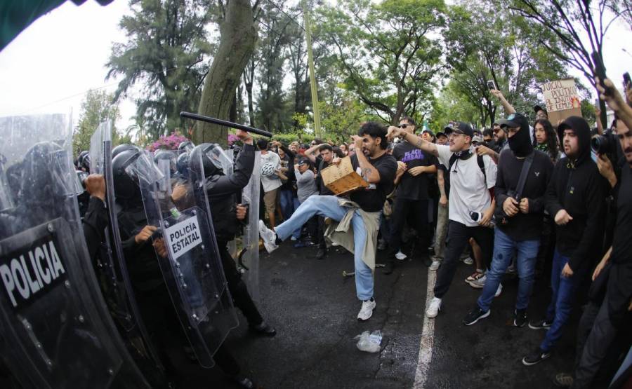 Trasladan a Puente Grande a siete detenidos por disturbios durante protesta por agua contaminada en Guadalajara