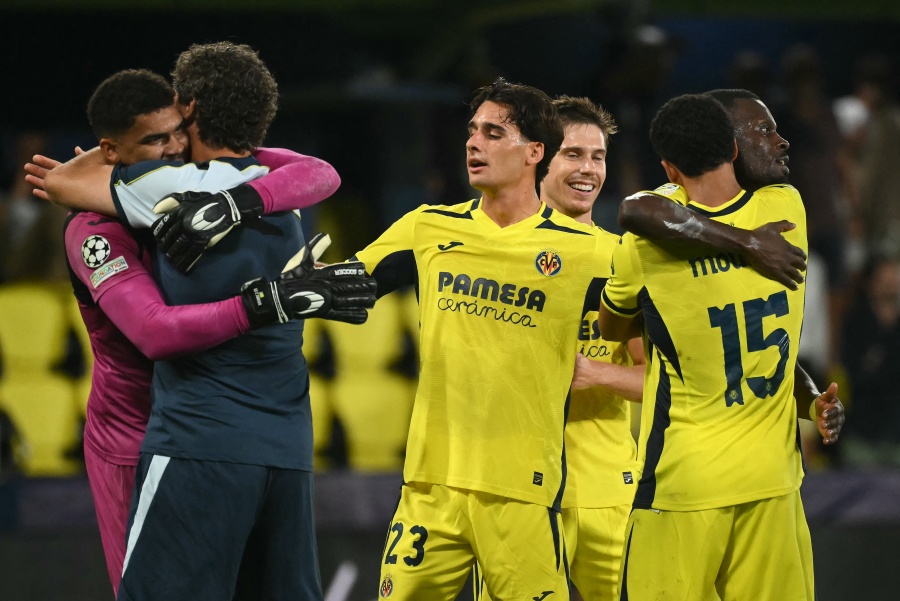 Villarreal remonta al Nápoles y pone fin a su mala racha en Europa