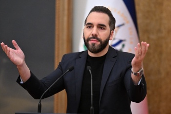 Bukele evaluacutea liberacioacuten anticipada de presos de guerra antipandillas