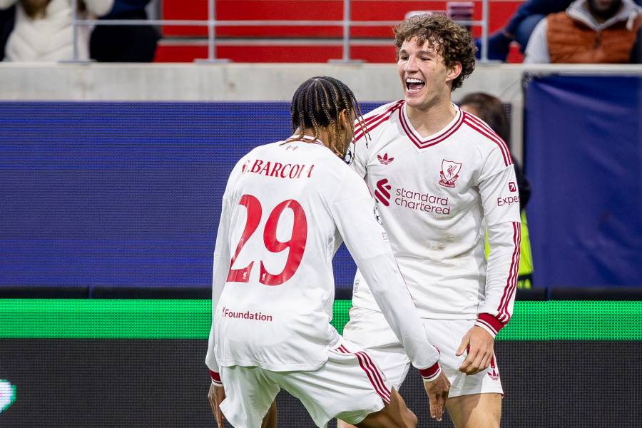 Liverpool golea 6-3 al LASK en la Champions League con triplete de Barcola