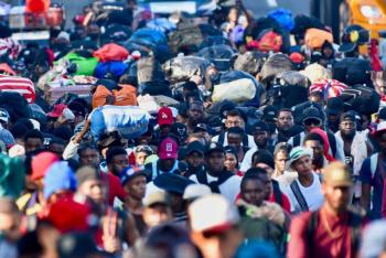Estados Unidos advierte que las caravanas migrantes fracasaraacuten y presume caiacuteda de cruces irregulares