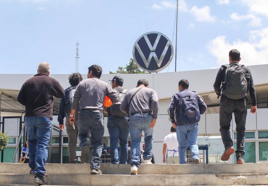 Trabajadores de Volkswagen Puebla votan acuerdo salarial; rechazo podría derivar en huelga