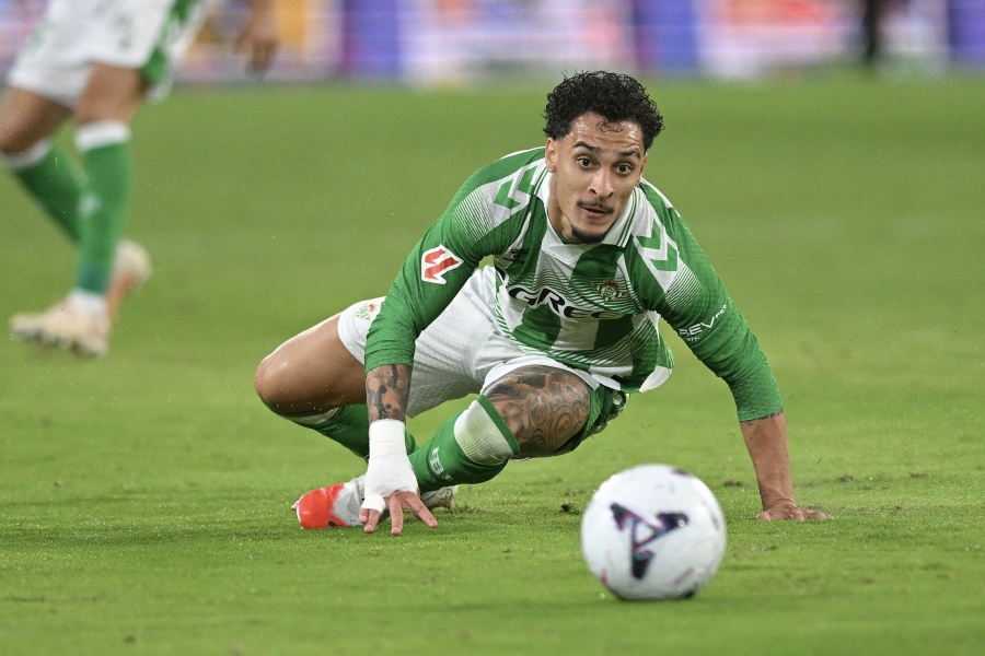 El brasileño Antony sufrió un atraco en su casa durante el Betis-Oporto 