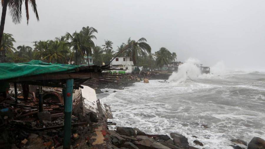 Protección Civil alerta por lluvias intensas en Guerrero y Oaxaca ante avance del huracán Trudy y efectos de la tormenta Simon
