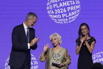 Isabel Allende gana el Premio Planeta con la continuacioacuten de La casa de los espiacuteritus
