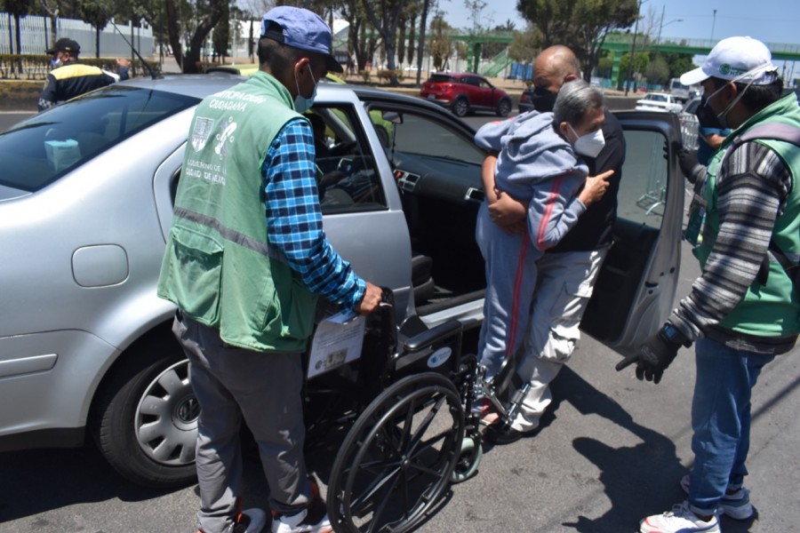 Así se vive una jornada de vacunación Covid en la FES Zaragoza en Iztapalapa