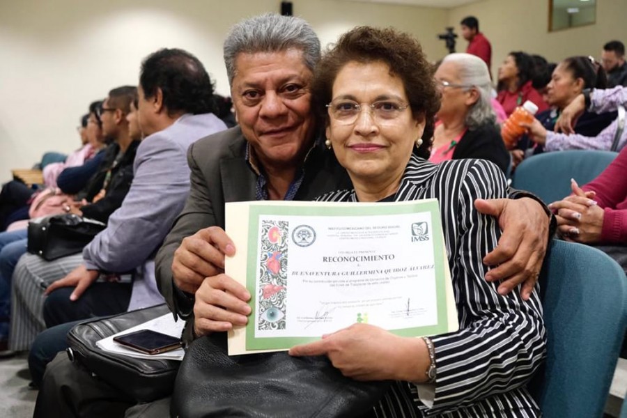 Entrega IMSS reconocimientos. Reúne a pacientes trasplantados en el Hospital de La Raza