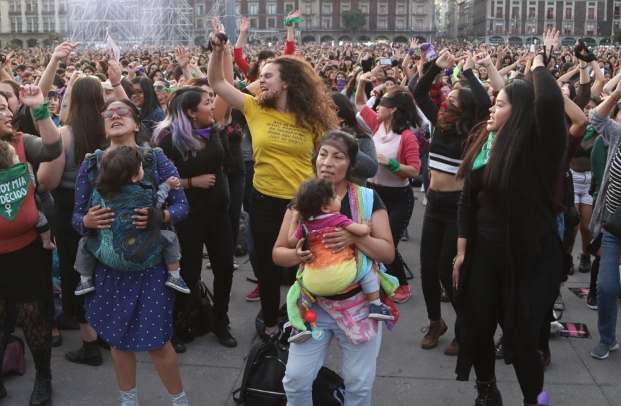 Performance feminista ?Un violador en tu camino? en la CDMX