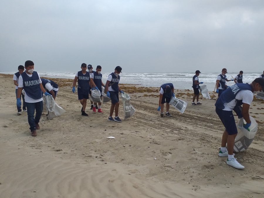 Limpieza en playas de Tamiahua, Veracruz