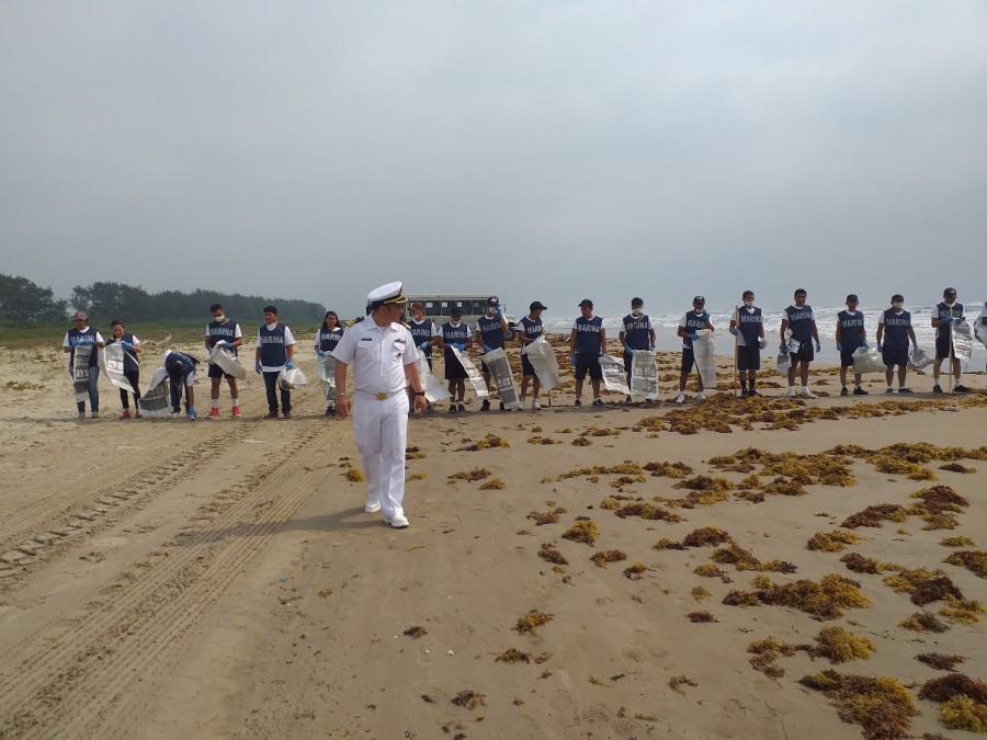 Limpieza en playas de Tamiahua, Veracruz