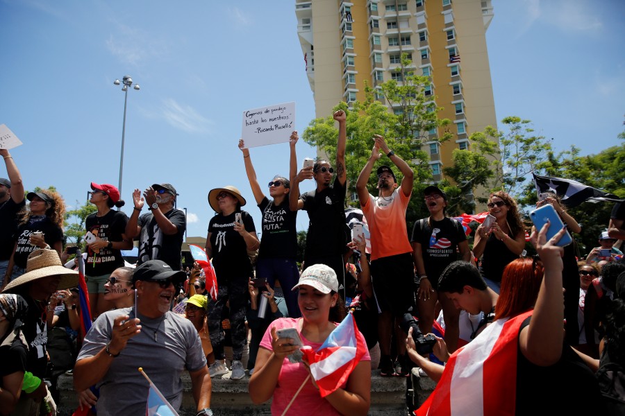 Residente y Nicky Jam, convocan a paro nacional en Puerto Rico