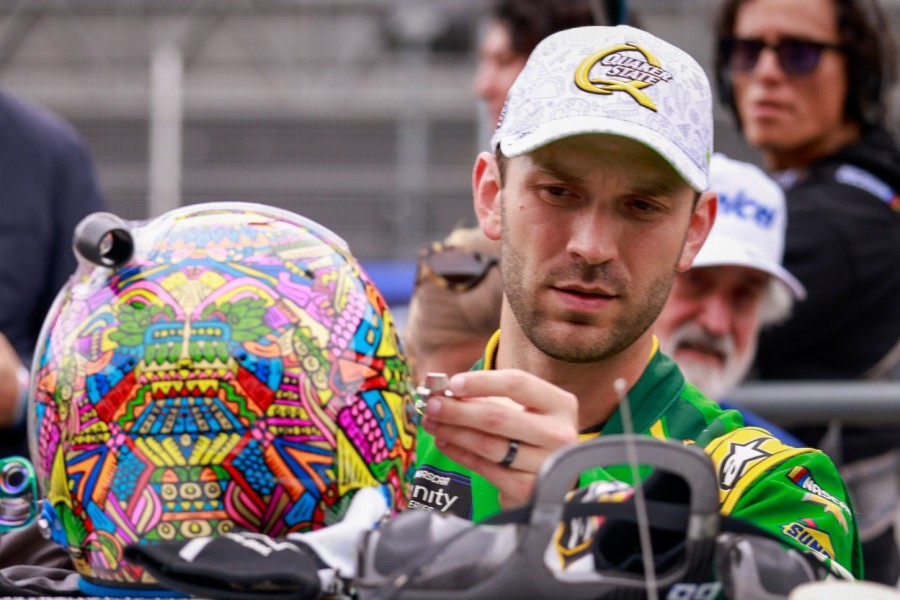 Daniel Su&aacute;rez logra hist&oacute;rica victoria en la Nascar Xfinity en el Aut&oacute;dromo Hermanos Rodr&iacute;guez