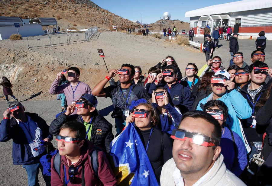 Así se vivió el eclipse de sol en Chile y Argentina