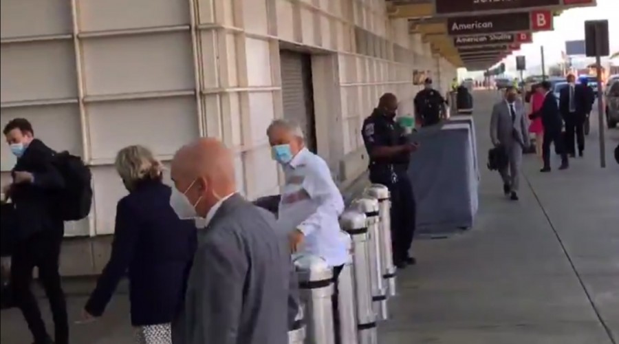 Regresa AMLO de su viaje a Estados Unidos