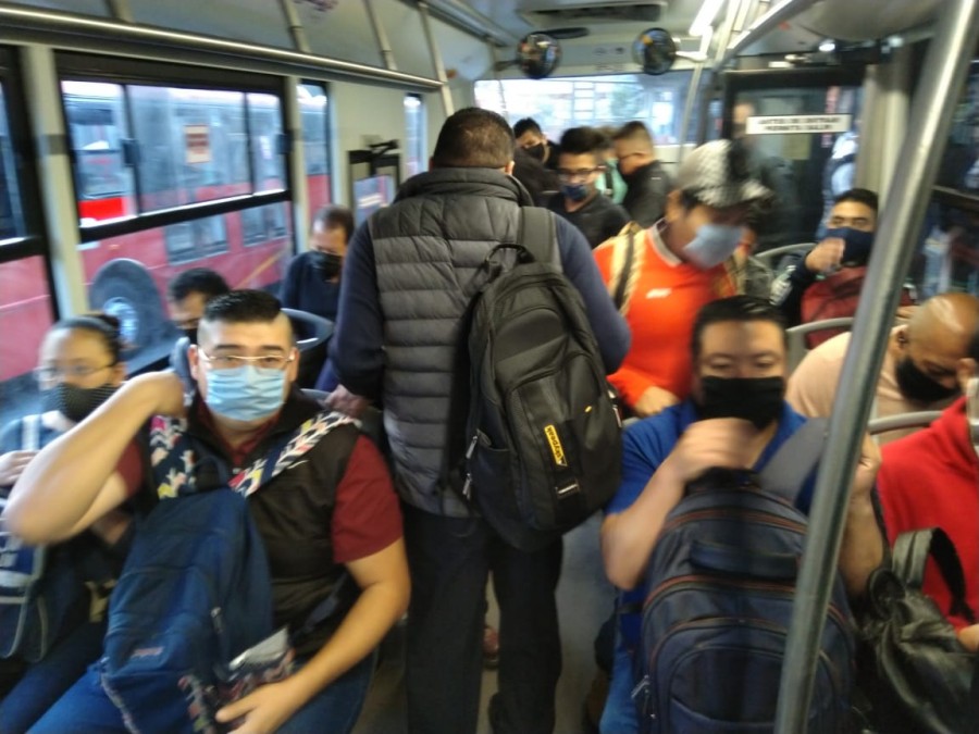 Aceptan usuarios nuevas medidas de Metrobús