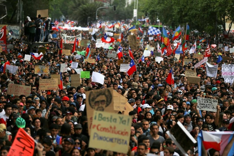 Se lleva a cabo marcha histórica en Chile con un millón de personas