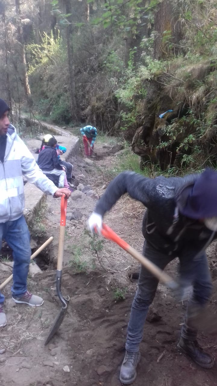 Cuajimalpa realiza trabajos de desazolve en presas para garantizar abasto de agua