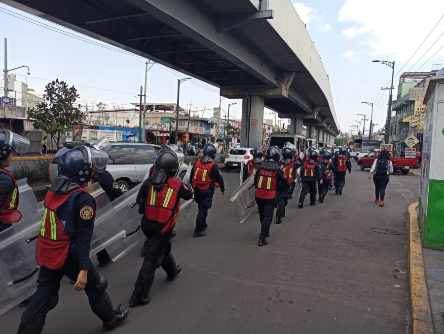 Feministas protestan por accidente en la Línea 12