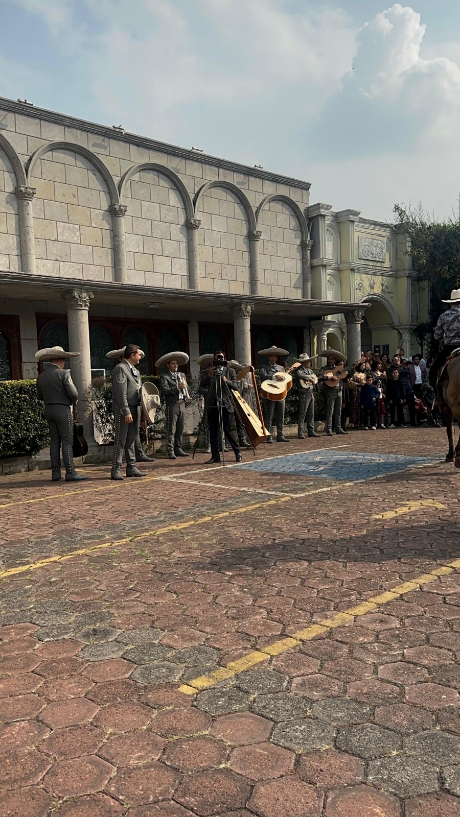 La Excelencia de México y el Mundo Mariachi Nuevo Tecalitlán en la Ciudad de México