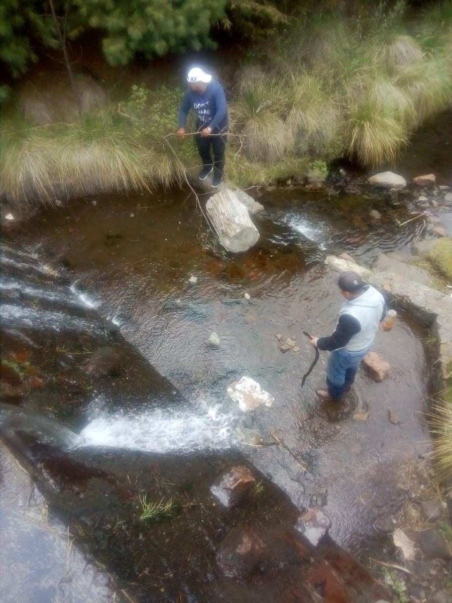 Cuajimalpa realiza trabajos de desazolve en presas para garantizar abasto de agua