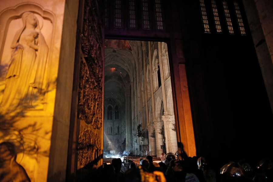 Revelan primeras Imágenes del interior de Notre Dame