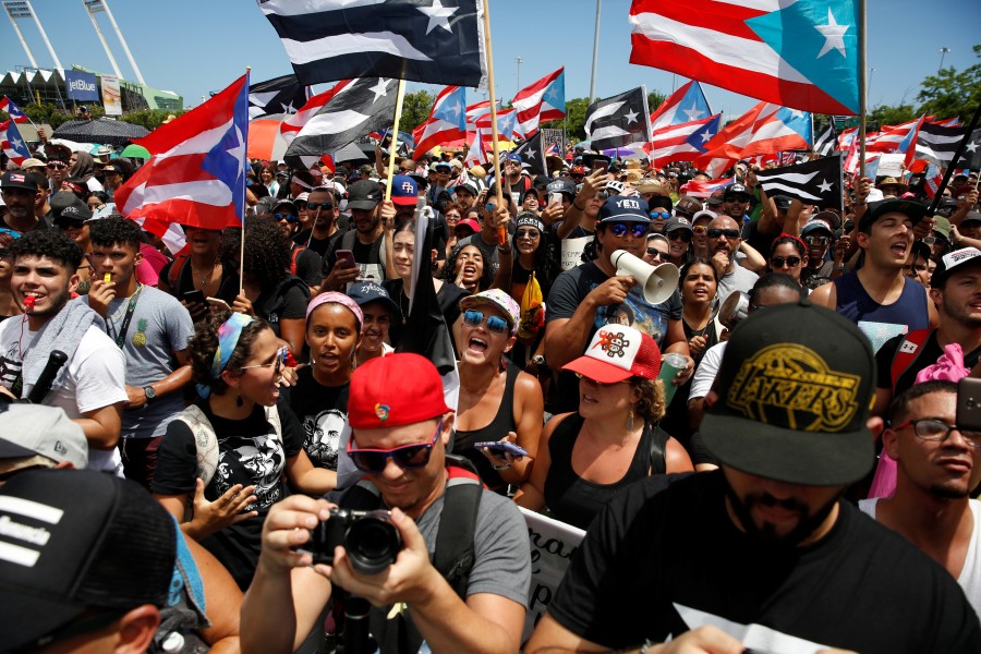Residente y Nicky Jam, convocan a paro nacional en Puerto Rico