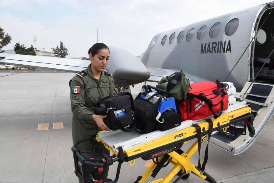 Marina tripulación aérea mujeres