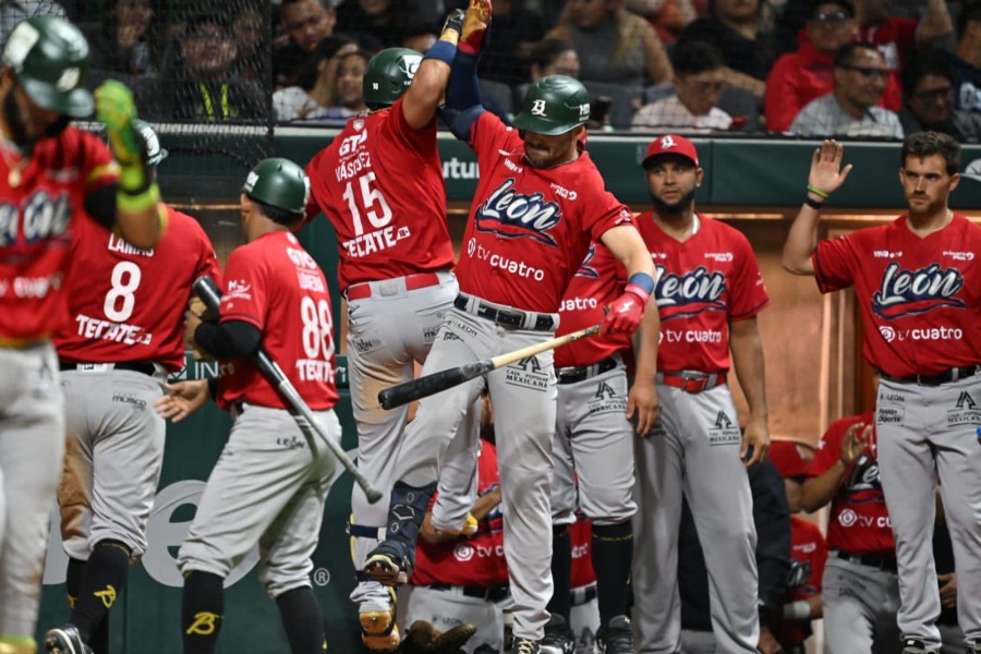 Victoria 42 de los Diablos Rojos del México en la temporada ante Bravos de León