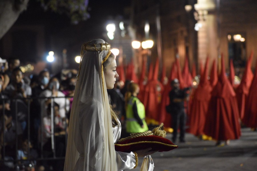 Procesi&oacute;n del silencio, tradici&oacute;n potosina en los hombros de las familias