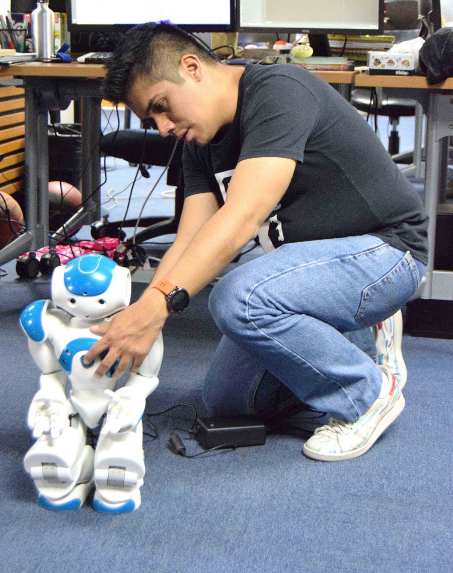 Robot que replica movimientos humanos