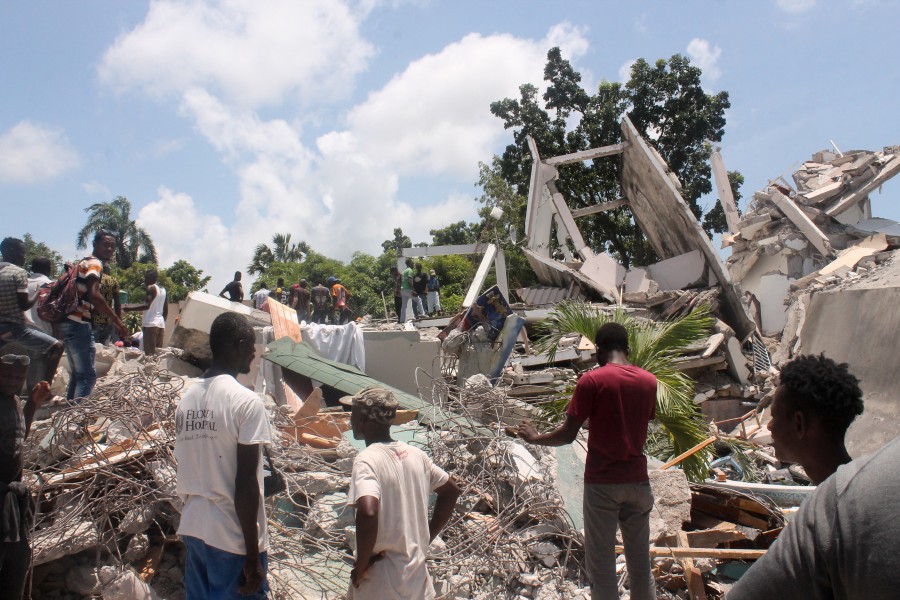 Expulsados en masa de Texas, haitianos regresan humillados y temerosos a su país en ruinas1