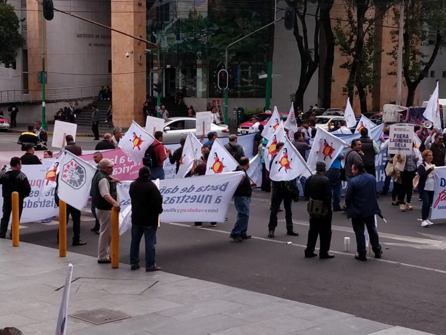 SME realiza bloqueo frente al TSJCDMX