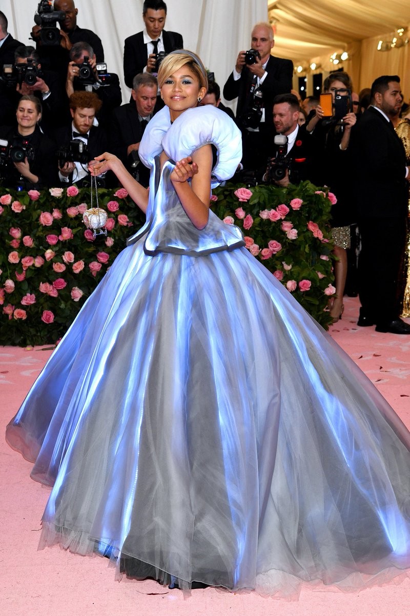 Ezra Miller, Jared Leto y Harry Styles, sorprenden en el Met Gala