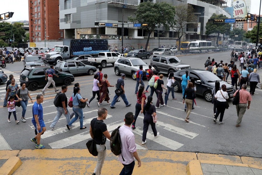 Caracas recobra servicio eléctrico