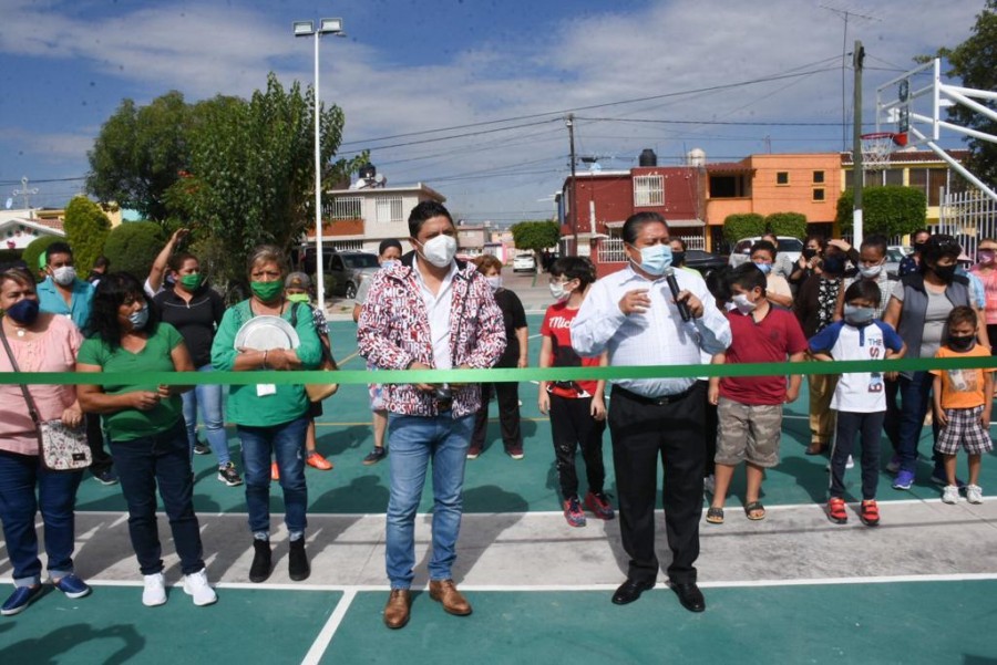 El alcalde Gilberto Hernández y el diputado Ricardo Gallardo inauguran el área recreativa