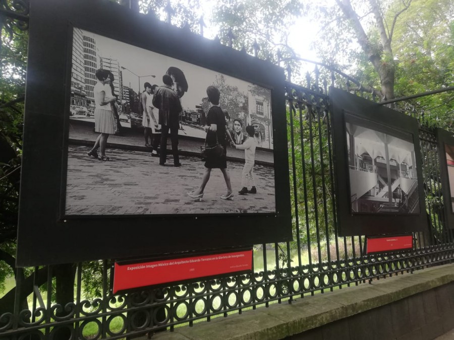 Exhiben galería de fotos con motivo de los 50 años del metro en Chapultepec