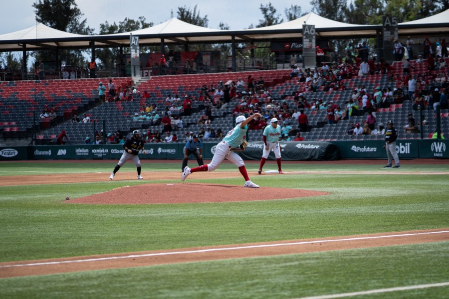Rieleros se quedan tendidos y Diablos asegura serie en la capital