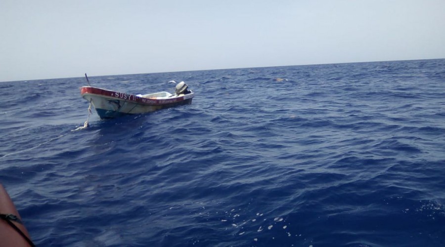 Marina rescata a pescadores en Cozumel