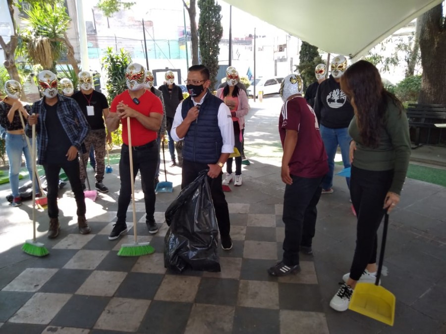 Carístico y Redes Sociales Progresistas limpian las calles de Tepito