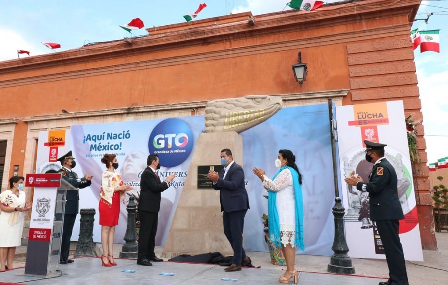 Diego Sinhue preside la ceremonia del 210 aniversario del Inicio de la Lucha por la Independencia