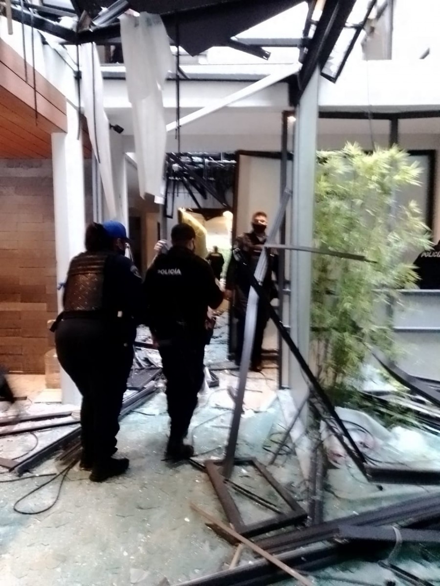Explosión por fuga de gas en Av. Coyoacán