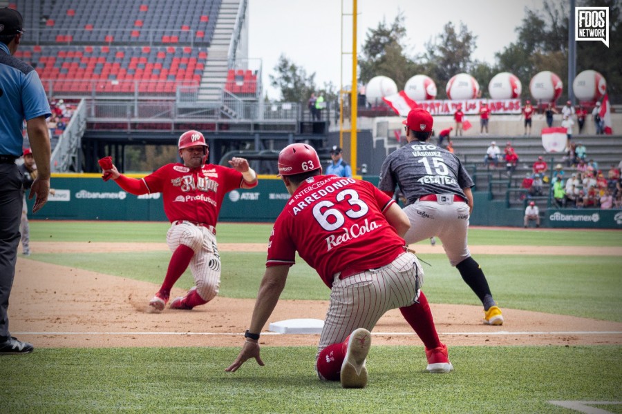 Diablos Rojos de México logran novena barrida de la campaña ante Bravos de León