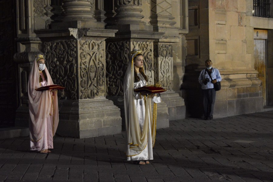 Procesi&oacute;n del silencio, tradici&oacute;n potosina en los hombros de las familias