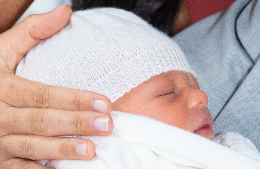 Meghan y Harry presentan al bebé real