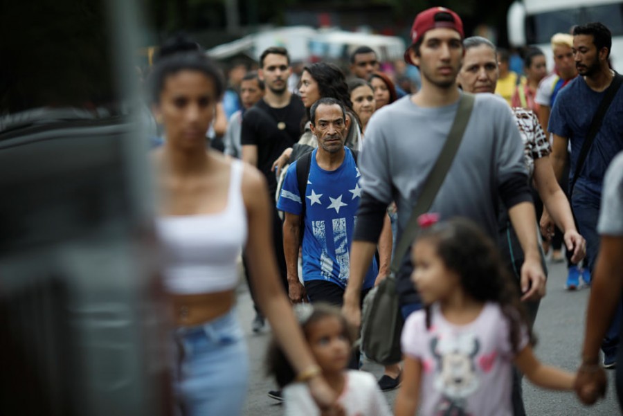 Caracas recobra servicio eléctrico