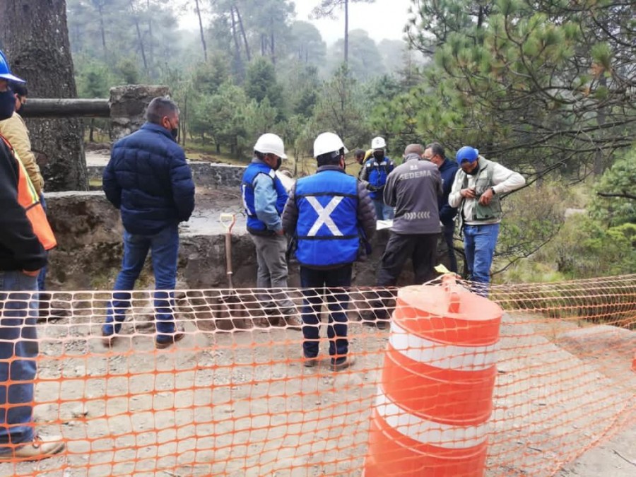 Cuajimalpa realiza trabajos de desazolve en presas para garantizar abasto de agua