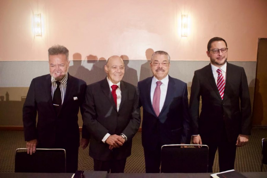Yasmin Esquivel legítima autora de su tesis