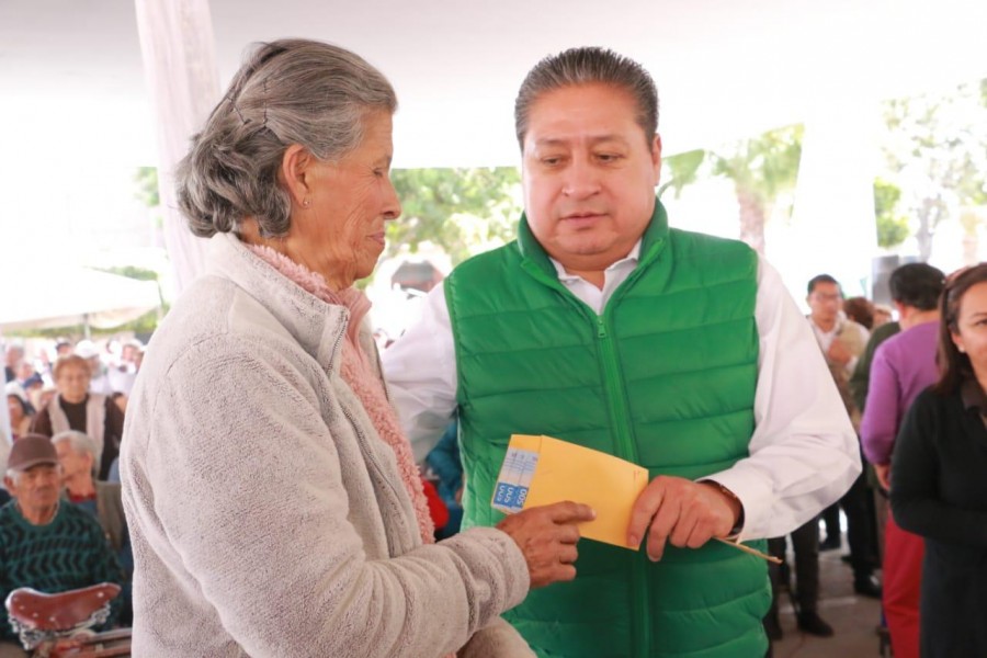 Municipio de Soledad entrega apoyos a adultos mayores por primera vez